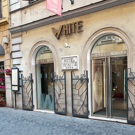 Hotel White