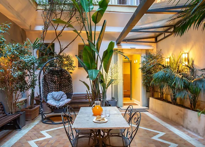 White Otel Roma
