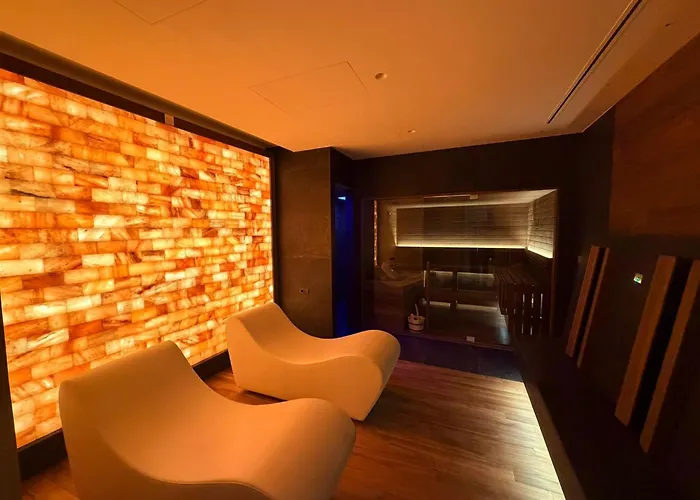 Otel White